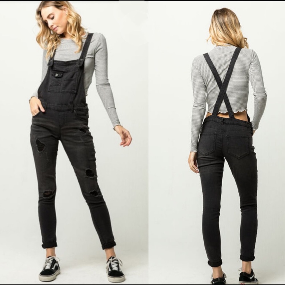 IVY & MAIN BLACK DISTRESSED OVERALLS